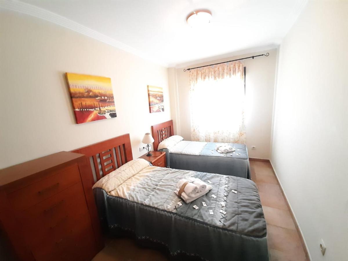 Apartamento 2 Dormitorios.Urb Playa Verde Isla Canela Bagian luar foto